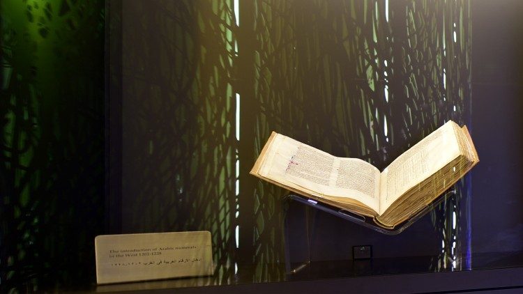 Heilige Boeken (op de foto tijdens de Wereldexpo) zijn wegwijzers naar meer broederlijkheid