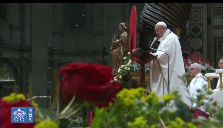 Paus Franciscus tijdens de middernachtmis