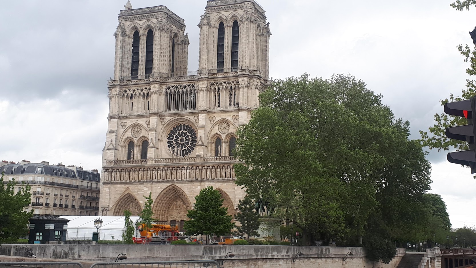 De Notre-Damekathedraal, gezien vanaf de Seine