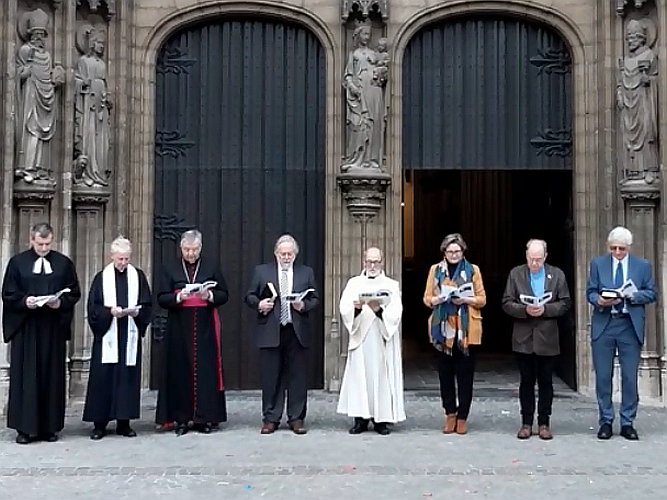 De paasgroet aan de kathedraal van Antwerpen 2023.