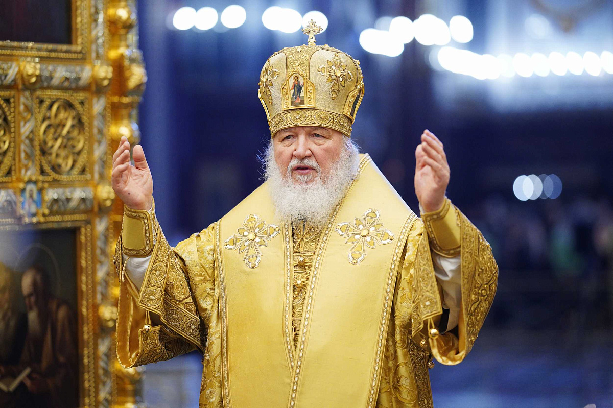 Patriarch Kirill, tijdens de goddelijke liturgie in de kathedraal van Moskou