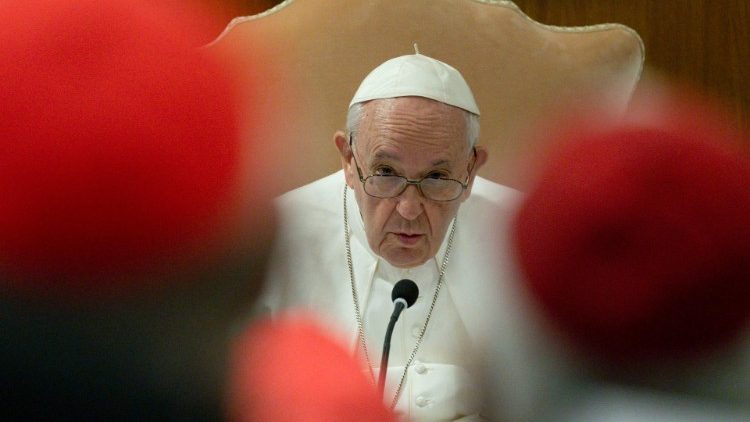 Paus Franciscus tijdens het consistorie in Rome