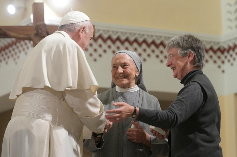 Paus Franciscus en zuster Ersilia Mantovani