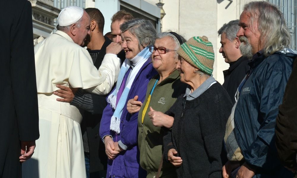 Paus Franciscus opent het wassalon in Rome