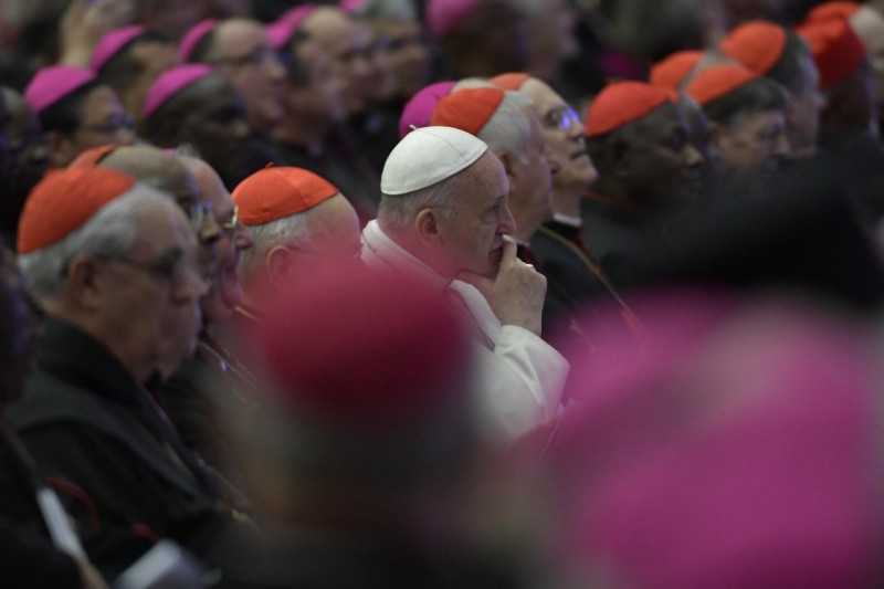 Paus Franciscus tijdens de synode in Rome